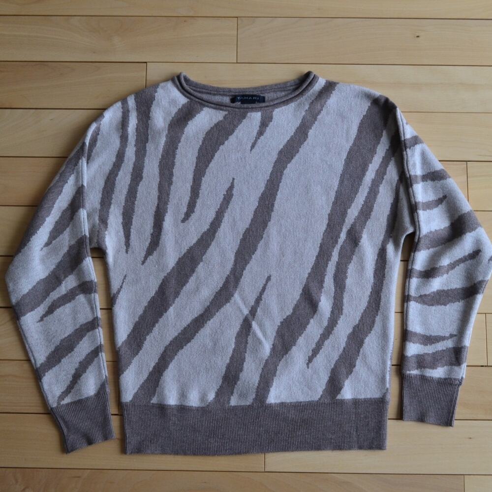 Tahari Gray Zebra Print Sweater Size XS